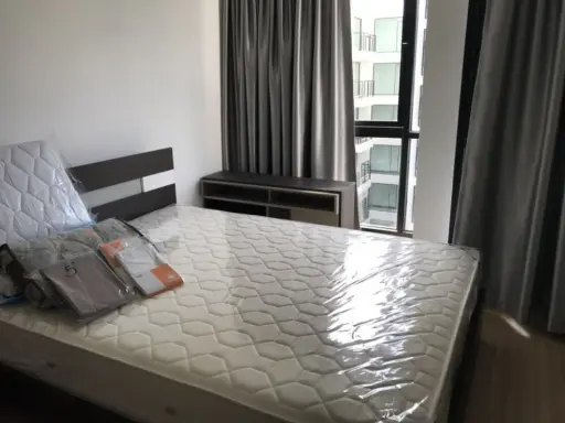 Condo for rent Chateau in Town Sukhumvit 62/1 pool view. Partition room fully furnished