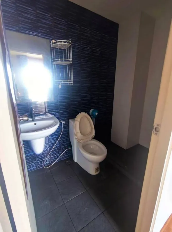 Urgent sale: Condo The Trust Ngamwongwan, fully furnished + electrical appliances, fully decorated, just bring your bags and come!