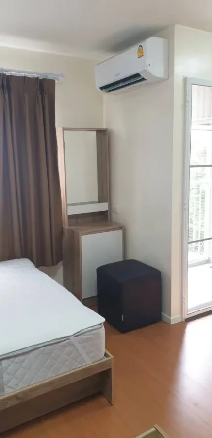 For rent: Lumpini Condo Town Romklao-Suvarnabhumi. Ready to move in. Fully furnished. Hurry and reserve now. Don't delay.