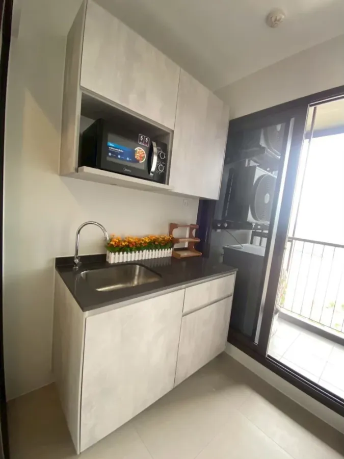For rent condo The Politan Aqua, 50th floor, has a river view, open, unblocked view, plus a great price. If you miss it, you'll regret it.