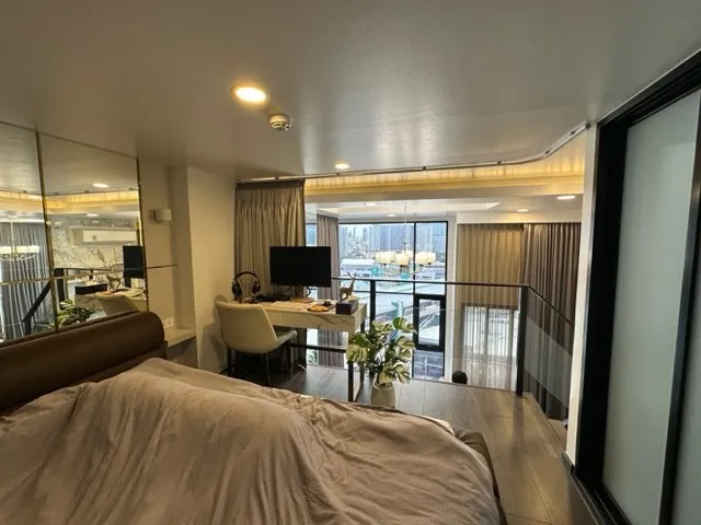 For rent: KnightsBridge Space Ratchayothin, Duplex room, decorated in a beautiful design, luxurious, built-in, super bang, so beautiful, book now.