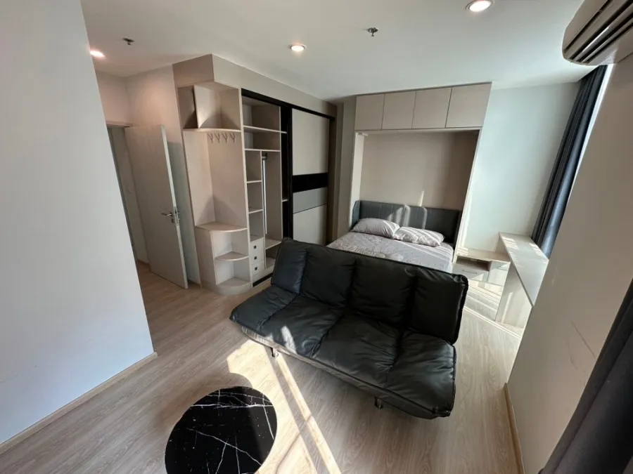 Room for rent, 2 Bedroom, Noble Revolve Ratchada Condo, corner room, private, fully furnished, ready to move in.
