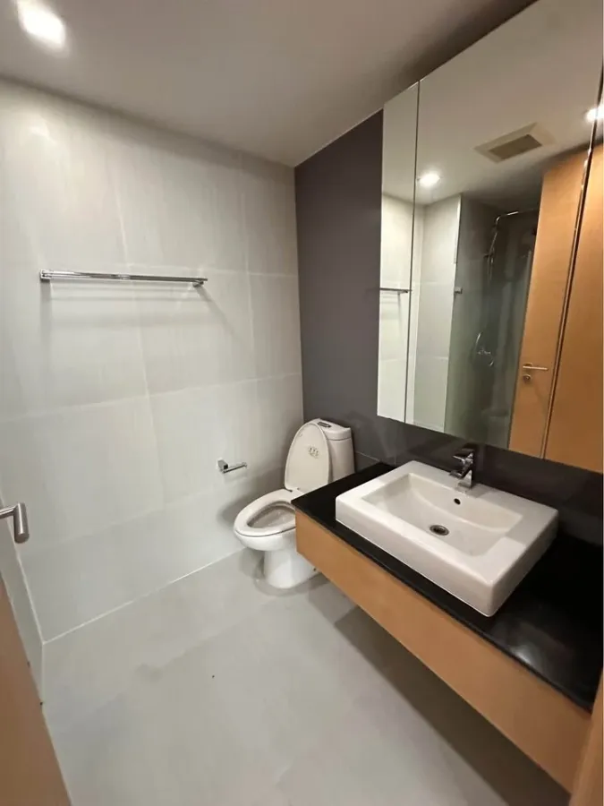 For rent: SOCIO Ruamrudee, 1 bedroom, 1 bathroom, decorated in Muji style, fully furnished, hurry and reserve now!