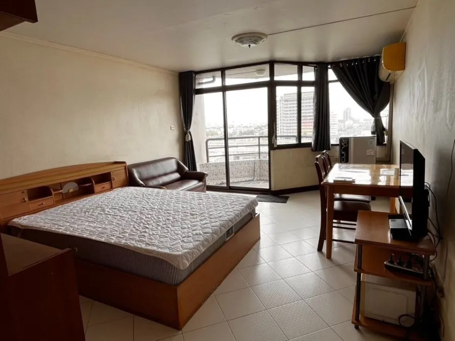 For rent or sell: Thararin Chao Phraya, 12th floor, spacious room with complete facilities, city view, don't miss it.