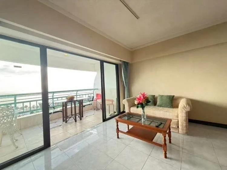 Metro Jomtien Condotel for sale, studio room, 9th floor, beautiful sea view, hurry and grab it!