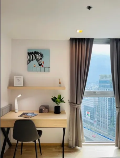 For rent: House 23 Ratchada-Ladprao, high floor, spacious room, fully furnished, just bring your own luggage and move in.
