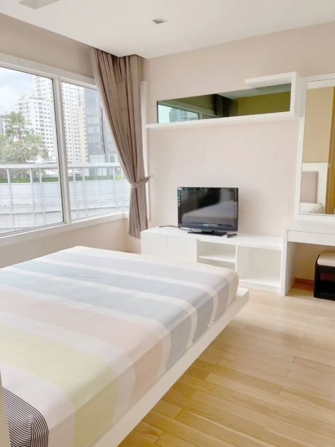 For rent, Siri @ Sukhumvit, 2 bedrooms, 2 bathrooms, clear view, ready to move in, near BTS, don't wait !!