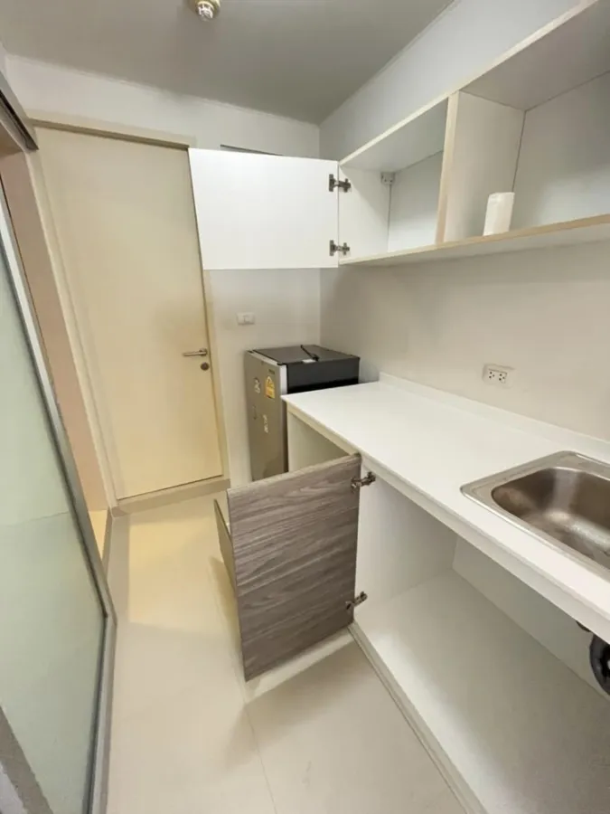 ให้เช่า D condo campus rangsit เฟส2 ห้องสตูดิโอ ชั้น 8 มาพร้อมเฟอร์ เครื่องใช้ไฟฟ้าอย่างดี จองเลย