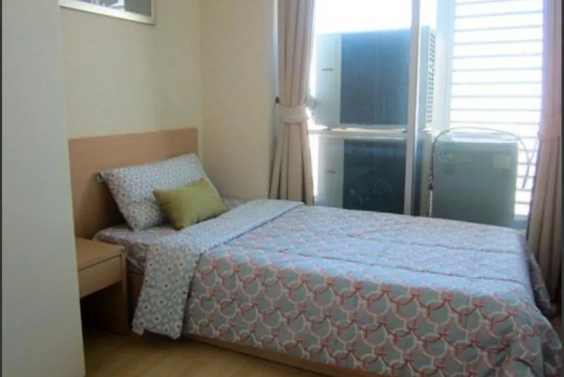 For rent, Rhythm Ratchada, 2 bedrooms, 2 bathrooms, fully furnished, built-in wardrobe, this price is very good value. Book now before it slips out of your hands.