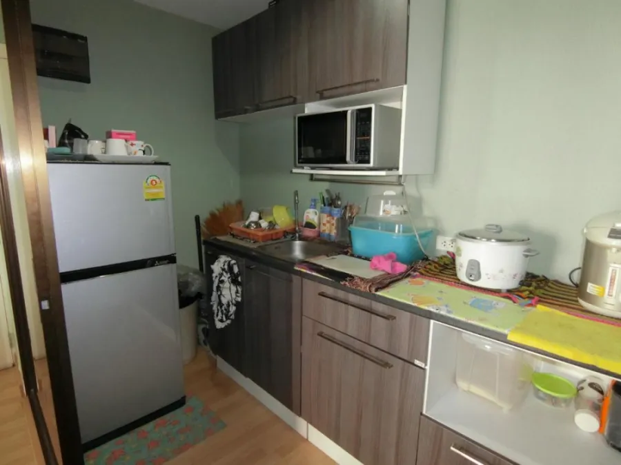 Condo for rent, Incio Serithai, corner room, near the intersection, convenient to travel, do not miss