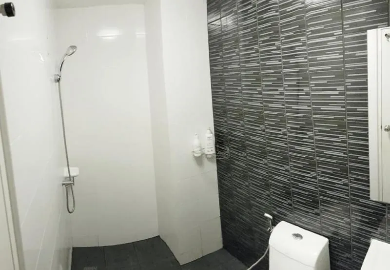 FOR SALE The Trust Condo Ngamwongwan, high floor, Sunset view, plus fully furnished, ready to move in. Don't be slow to move.