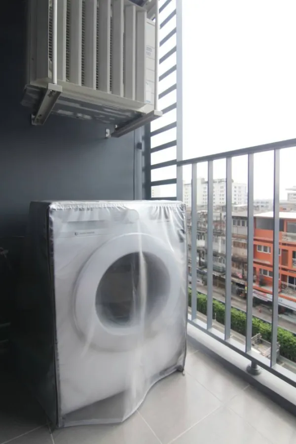 Condo for rent, Ideo Sukhumvit 93, the room is not hot, the furniture is build in, the price is tangible, hurry up.