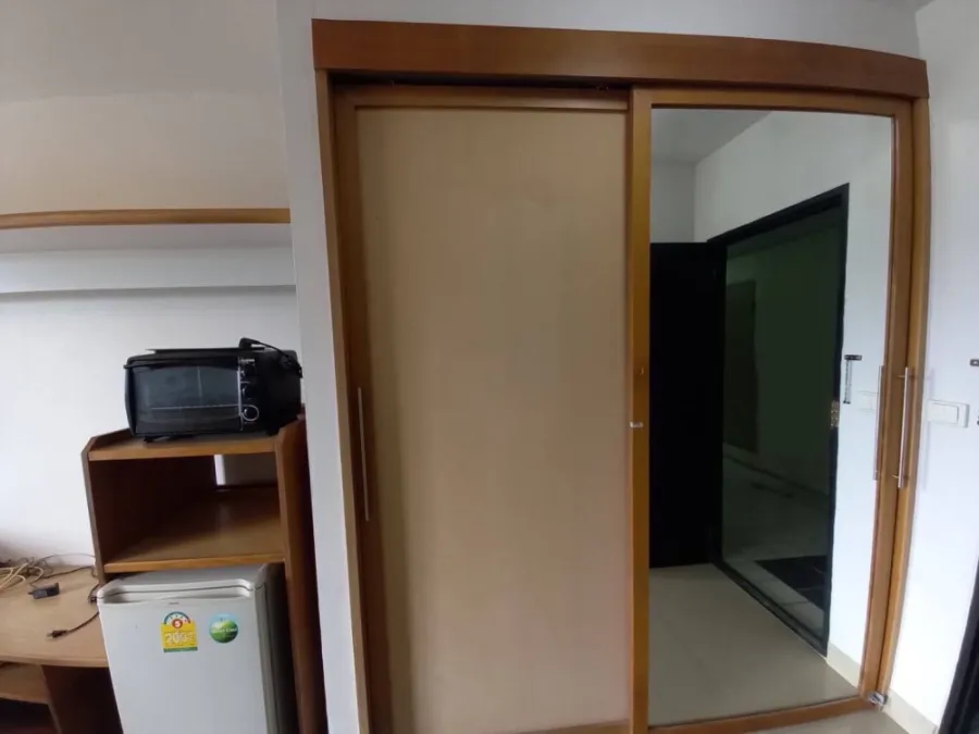 For rent!! I-House Laguna Garden RCA Condo, 4th floor, Building B, in the heart of RCA, good atmosphere, airy!!!