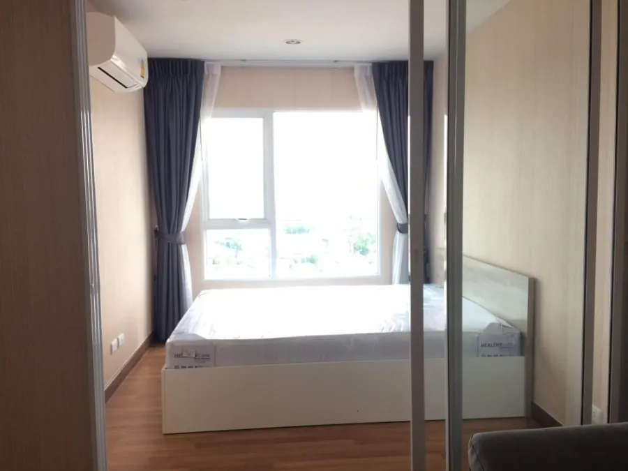 ปล่อยเช่า รีเจ้นท์ โฮม บางซ่อน ห้องแบ่งเป็นสัดส่วนชัดเจน โซฟาขนาดใหญ่นั่งสบายสุดๆ จองเลย ด่วนๆจ้า