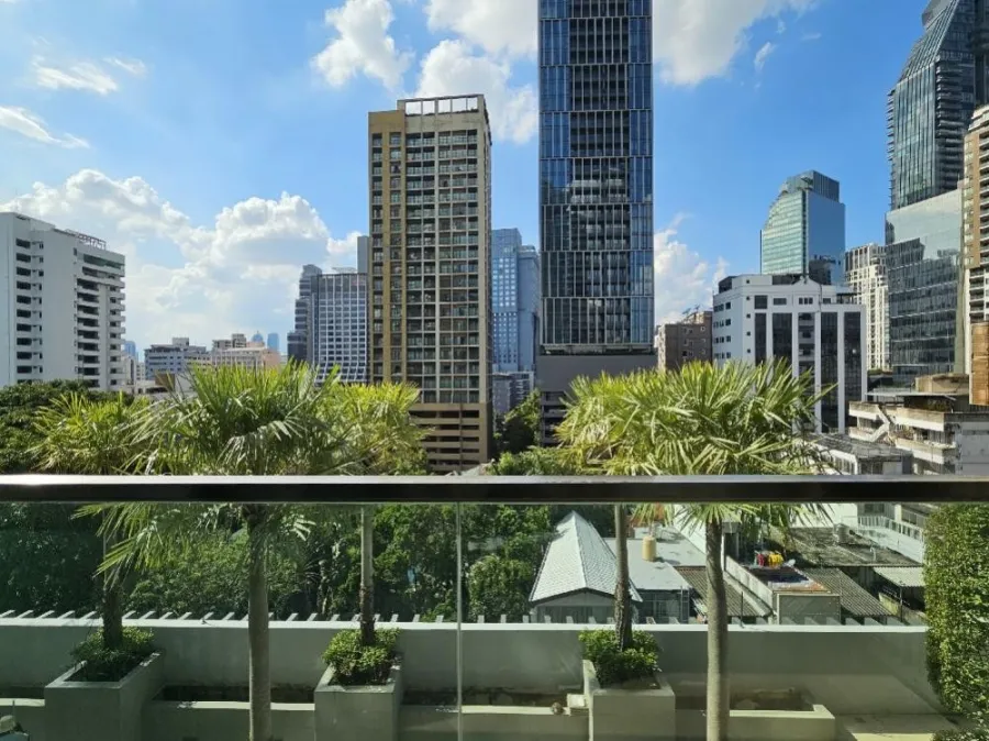 For sale: The Address Sukhumvit 28, nice room, fully built-in furniture. Good electrical appliances If interested, reserve now.