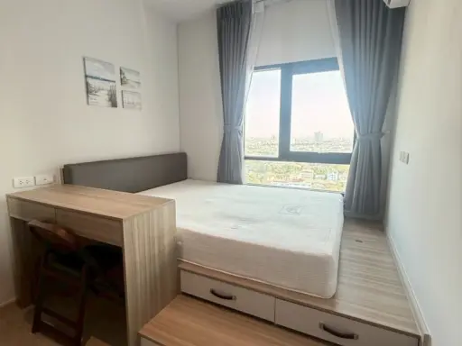 For rent: Altitude Unicorn Sathorn - Tha Phra. Beautifully decorated room with a coordinated color scheme. Great location, convenient transportation.