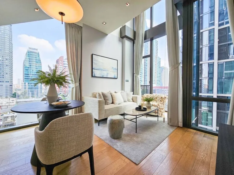 For rent!! Condo 28 Chidlom, duplex room Simple, elegant, expensive-looking furniture Just carry one bag and move in!!