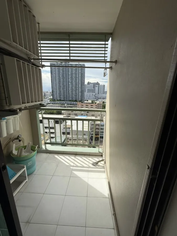 For sale, for rent Lumpini Place Ratchada-Thapra, spacious room, lots of usable space, comes with complete furniture, hurry and book now!