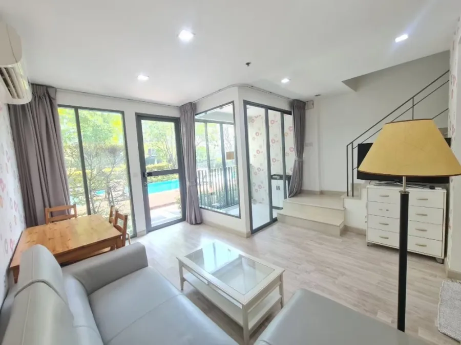 ให้เช่า คอนโด ไอดีโอ โมบิ สุขุมวิท ห้อง Duplex วิวสระน้ำ เครื่องใช้ไฟฟ้า + เฟอร์นิเจอร์ครบ จองเลยจ้า