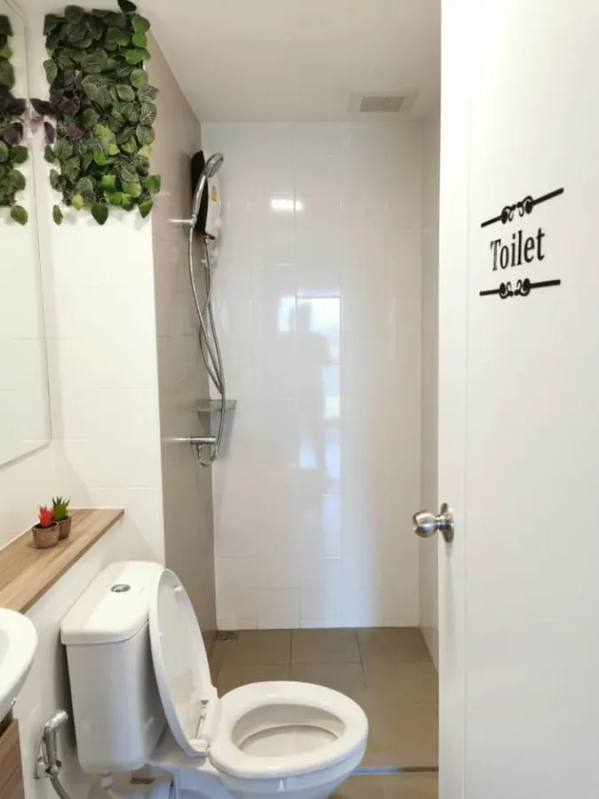มาแล้วจ้าาา ห้องน่าอยู่ราคาโดนๆ ให้เเเช่า พลัมคอนโด รังสิต อไลฟ์ 2 Furniture Built-in แน่นๆ จองด่วนๆ