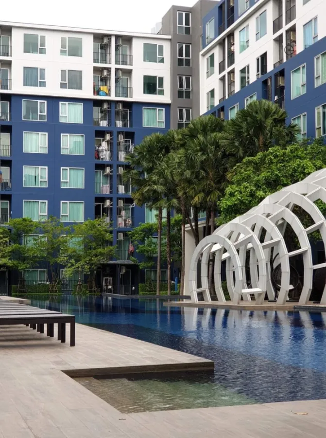 For rent: Happy Condo The Terminal, 1 bedroom, 1 bathroom, fully furnished, plus built-in washing machine. Book now.