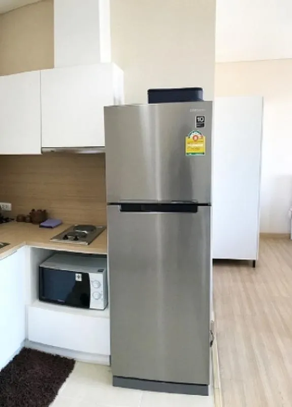 Condo for rent, Intro Phahon Yothin, Pradipat, 35th floor, beautiful view, near Saphan Khwai BTS station. If interested, reserve now.