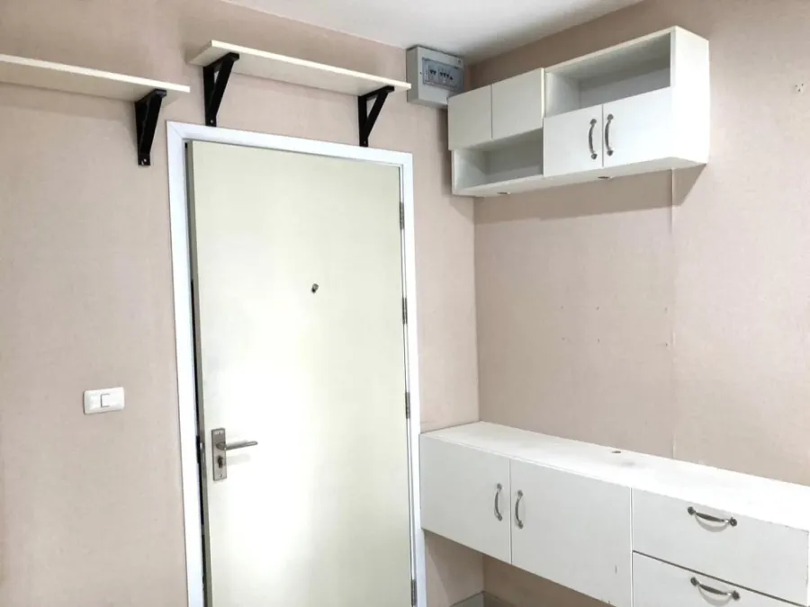 Condo for sale, The Privacy Lat Phrao-Sena, empty room, clean, comfortable to the eyes, great central area. Don't miss this price.
