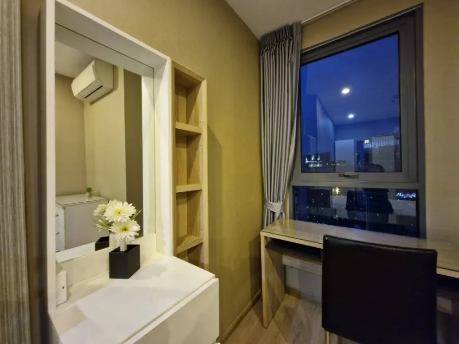 For sale/rent!! Condo Ideo Q Chula-Samyan Live luxuriously and higher than others with the highest floor with a great view. Urgent!!