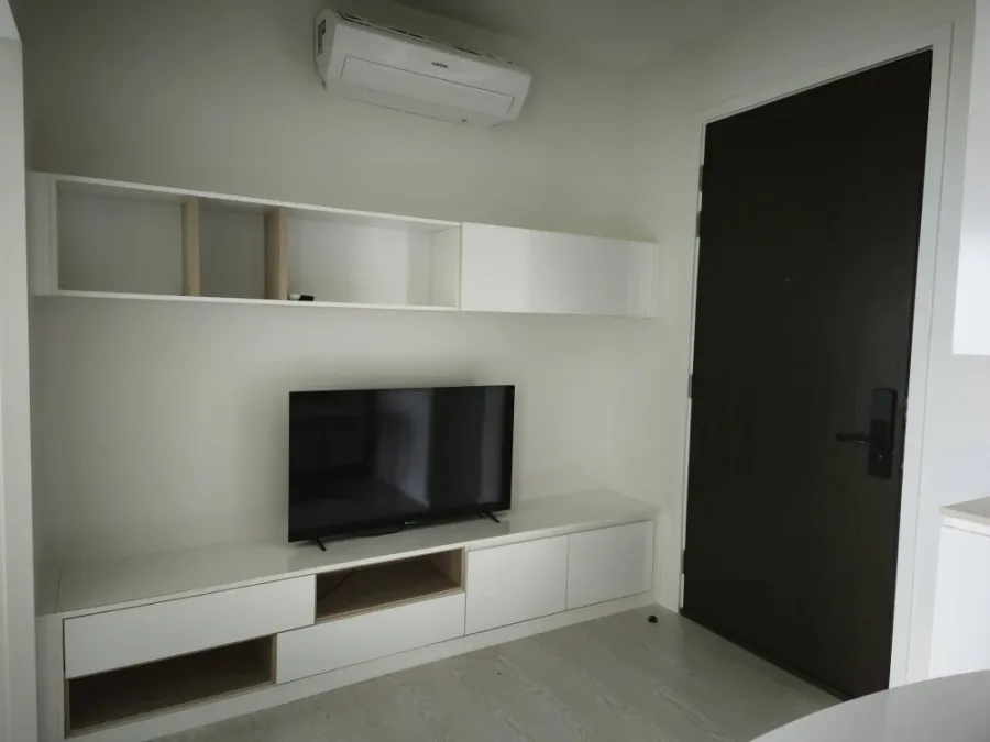 For rent: The Prodigy Phetkasem 62, high floor unit, comfortable living space, fully furnished. Book now!