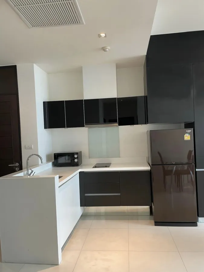 ขาย Eight Thonglor Residence ชั้น 15 ห้องกว้างสุดๆ พร้อมเฟอร์นิเจอร์อย่างดี โซฟานั่งสบาย ห้ามพลาด