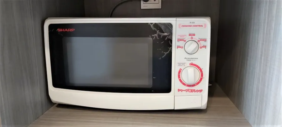For rent, Brown Condo Ratchada 32, pool view, has a washing machine. Can't miss it