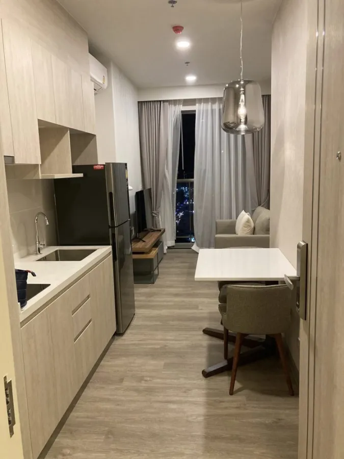 For rent, Keen Condo, Sriracha, nicely decorated room. Fully furnished, get a high view, hurry up and reserve.