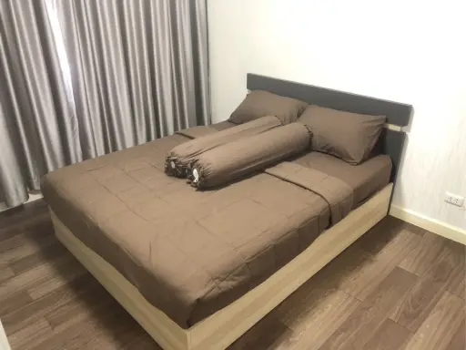ให้เช่า One X Sathorn-Narathiwat ชั้น 4 ห้องกว้างขวางอยู่สบาย มาพร้อมโซฟาหนังนั่งสบายสุดๆ อย่าพลาด images
