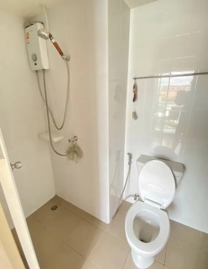 For rent, Lumpini Nawamin, Sriburapha, 1 bedroom, built-in wardrobe, unblocked view. If interested, you need to hurry and book now.