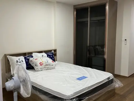 For rent: Lumpini Condo Town Ekachai 48, Building A2, 3rd floor, front zone building, garden view, room is not hot, very worth booking.