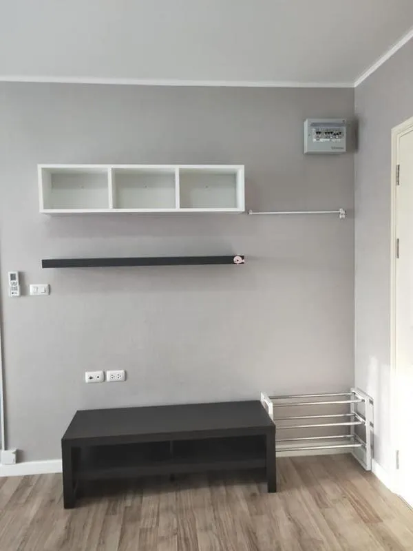 urgent!!! For rent, D Condo Campus Rangsit, Phase 2, 8th floor, good price, just bring one bag.