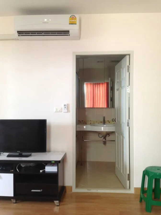 Sale for rent Condo Life @ Ratchada (Ladprao 36), corner room, pool view, Building B, quiet sound, good weather, hurry to reserve