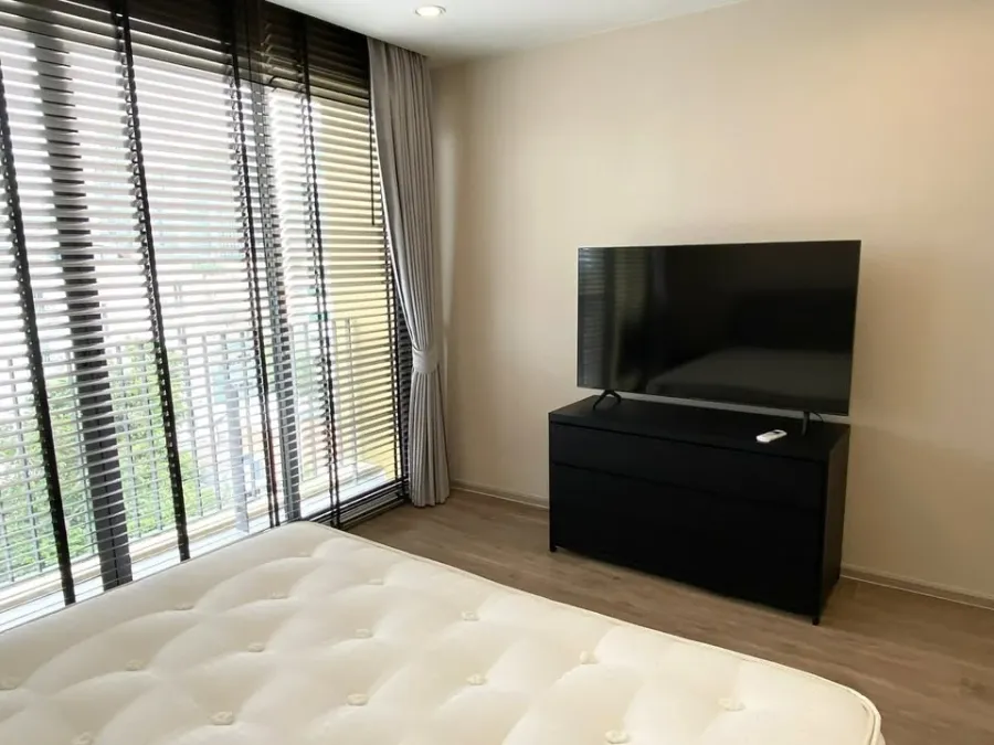 For sale Noble Above Ruamrudee ชั้น 8. Corner unit. ระเบียงใหญ่ ซื้ออยู่เองก็ดี ลงทุนก็ปัง จองเลย