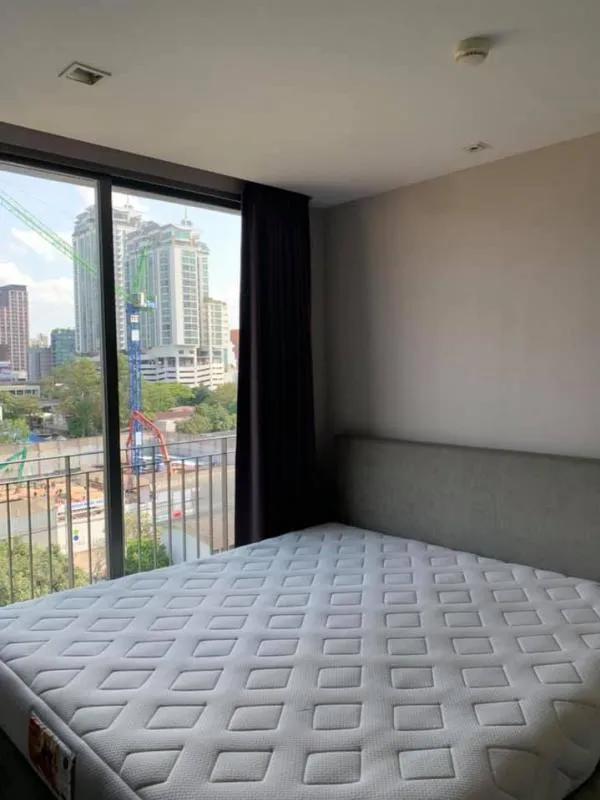 เช่า the room sukhumvit 40 ชั้นสูง วิวไม่บล็อค เฟอร์นิเจอร์ครบ เดินทางสะดวกสบาย พลาดไม่ได้แล้วนะคะ