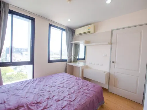 Sale/Rent Le Rich @ Aree station, fully furnished and electrical appliances. Can't reserve anymore !! images