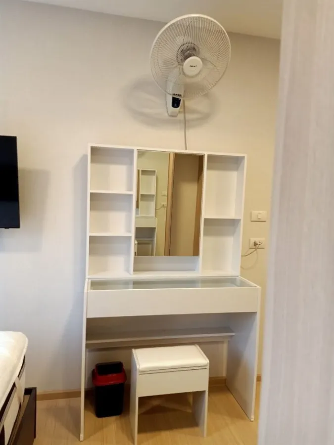 For rent, Plum Condo Rangsit Alive 1, Building A, 6th floor, pool view. Good built-in wardrobe. Hurry up to reserve.
