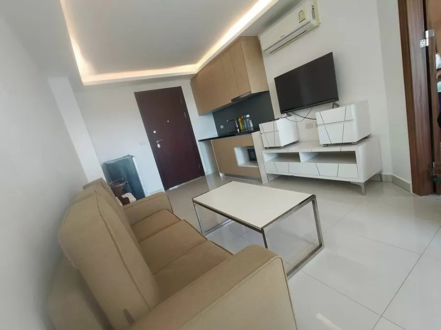 Condo for rent, Laguna Beach Resort 3 - The Maldives (Jomtien), garden view, large room, near Jomtien Beach.