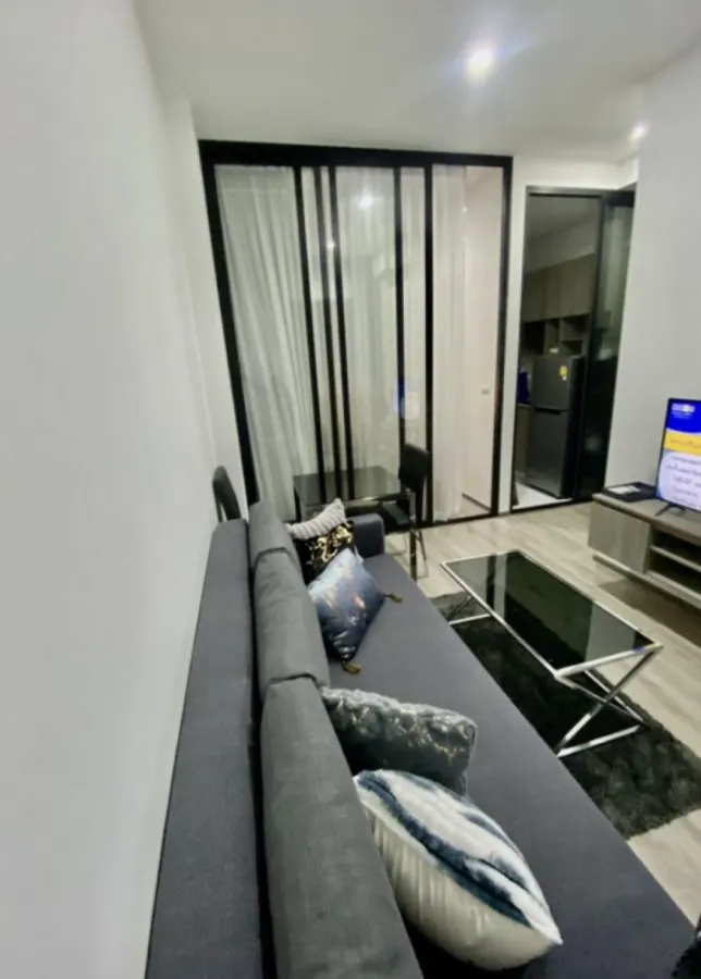 Sold with tenants!! Condo Knightsbridge Prime On Nut, 19th floor, city view, fully furnished, ready to move in. Book now!!