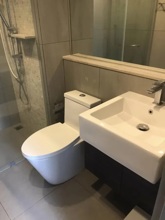 Condo for rent, The Politan Rive, nice room, divided into sections. Separated into zones perfectly. Good price. Hurry and reserve.