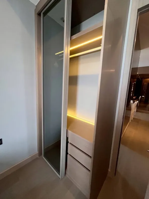 ให้เช่า The Esse at Singha Complex ห้องกว้างพื้นที่ใช้สอยเยอะ ตกแต่งคุมโทน ดีแบบนี้ห้ามพลาด