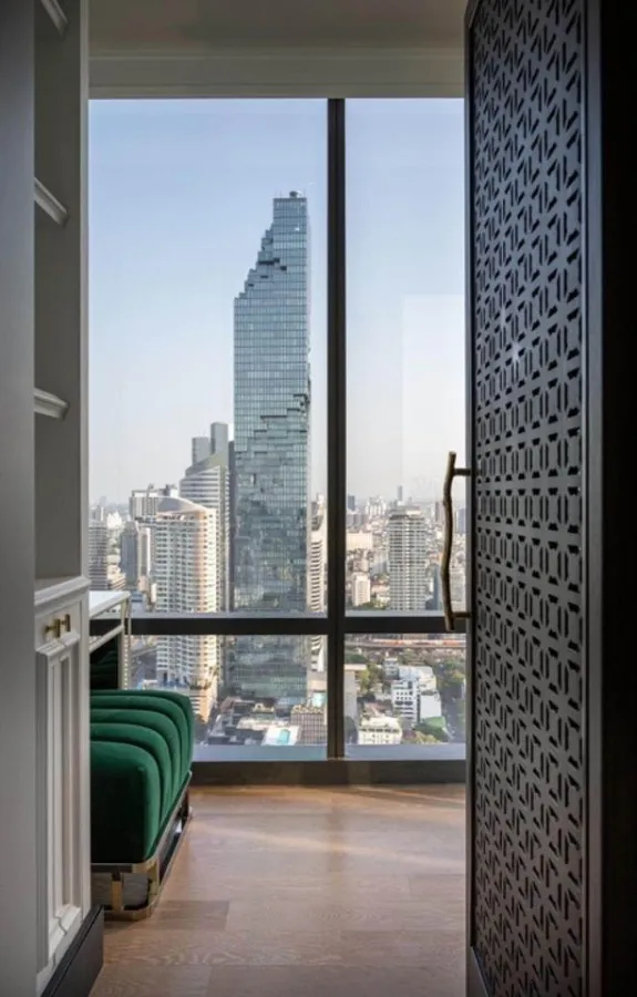 Condo for rent, Ashton Silom, decorated in Art Deco style, fully furnished, high floor, south and west views.