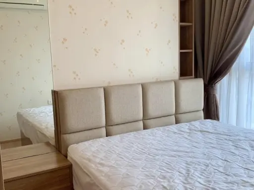 For sale: The Base Chaengwattana, separated room. Resort style decoration Plus you get a view of the pond. You don't want to miss it. Book now.