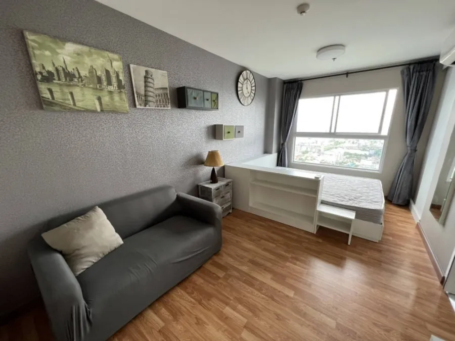 For rent!! The Trust Condo Ngamwongwan, high floor, beautiful room, fully furnished. Ready to carry the bag and move in immediately!!