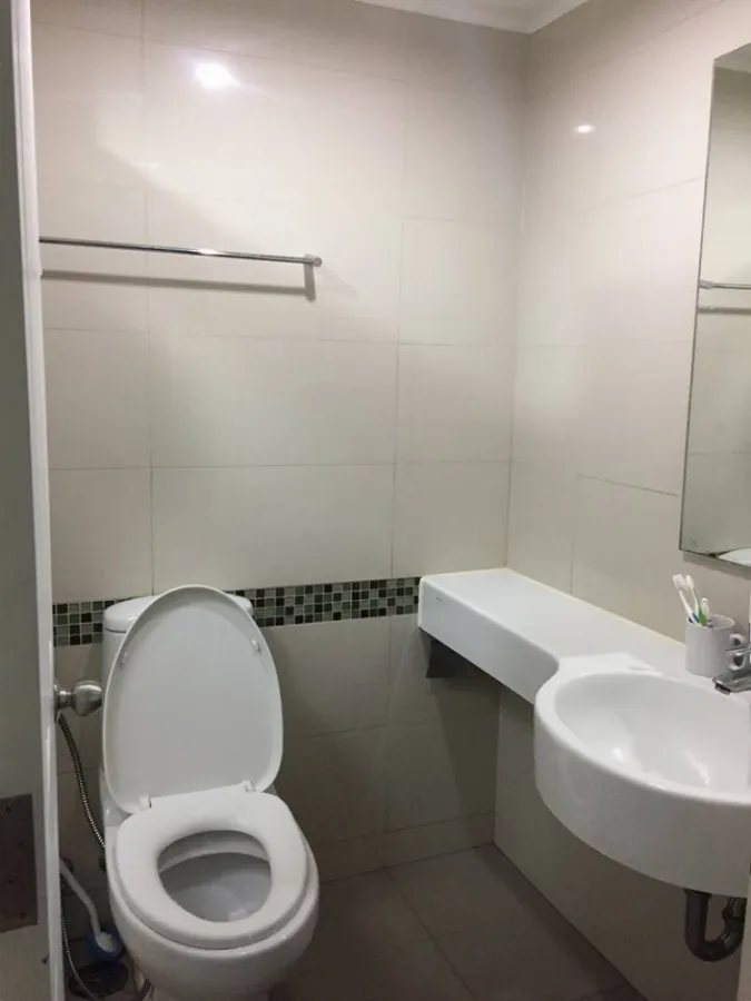 Sell/rent Lumpini Park Riverside Rama 3 Condo, clean room, fully furnished, hurry to book now.