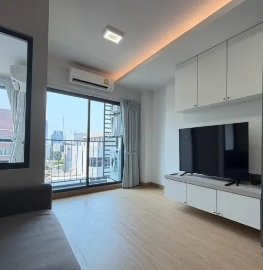 For rent: Ideo Sukhumvit 93, 8th floor, fully furnished unit. Very comfortable and ready to move in. Book now! Don't miss out! Act fast!